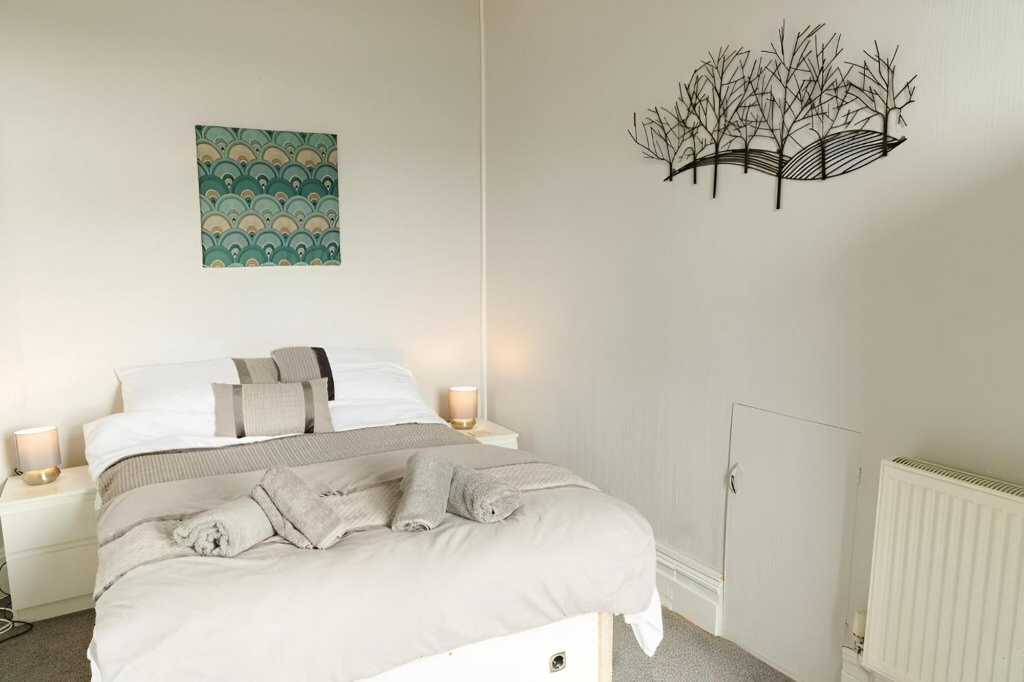 Seaside Solace 2Br With Scenic Coastline Views Llandudno Exterior foto