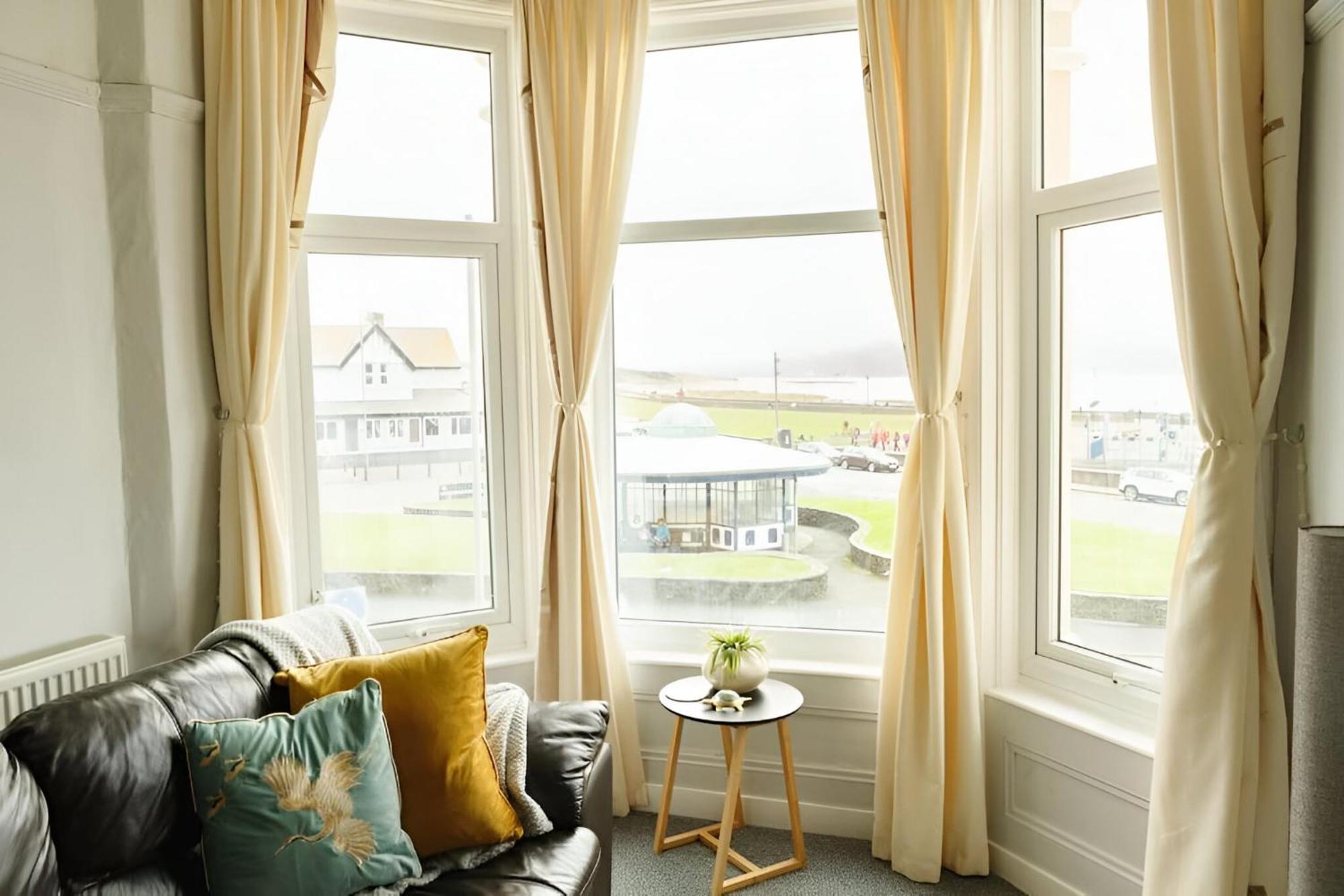 Seaside Solace 2Br With Scenic Coastline Views Llandudno Exterior foto